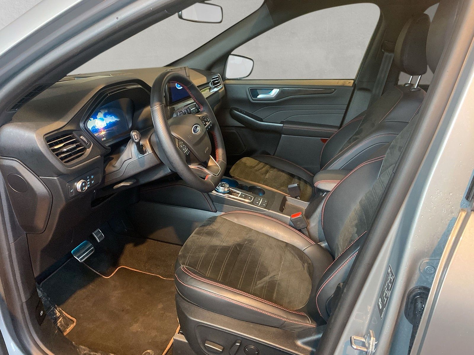 Fahrzeugabbildung Ford Kuga Hybrid ST-Line X