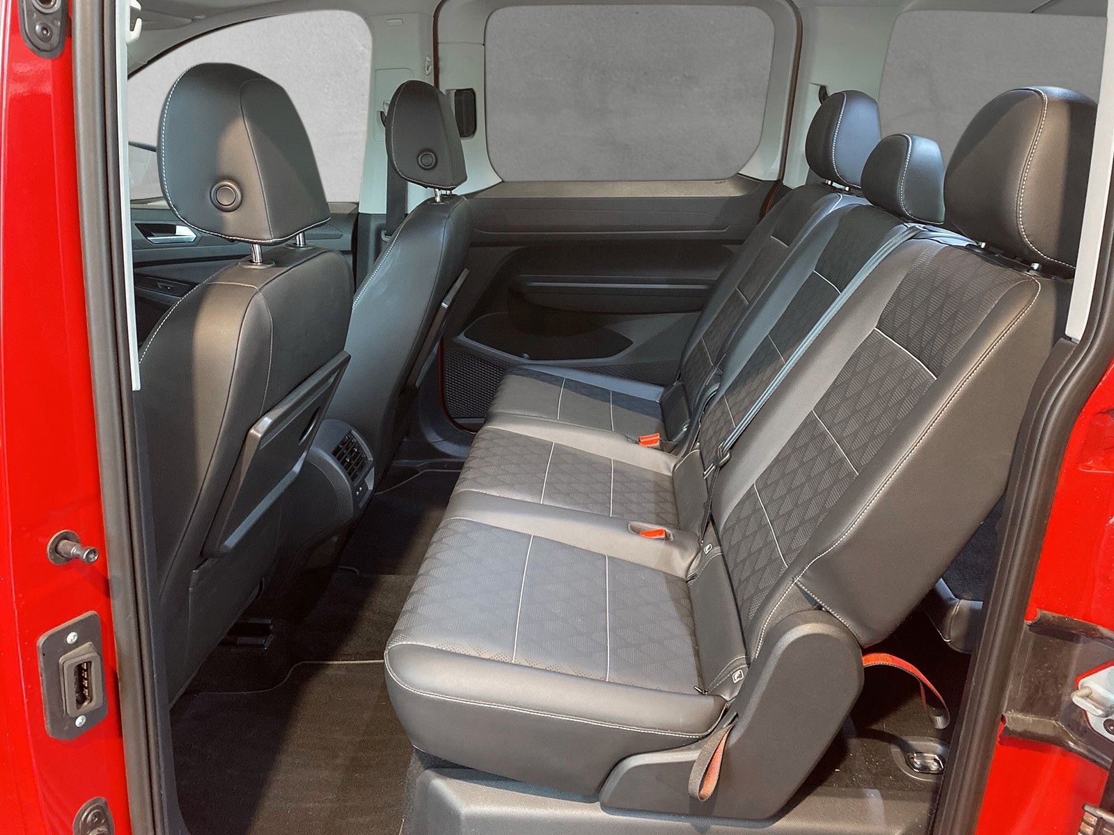 Fahrzeugabbildung Ford Grand Tourneo Connect Titanium