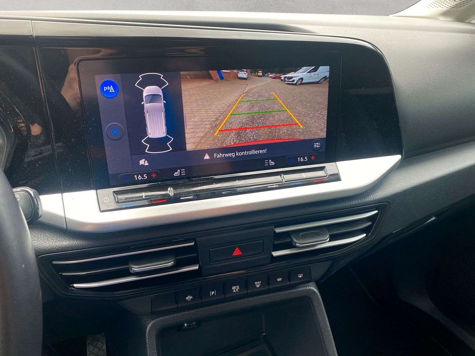 Fahrzeugabbildung Ford Grand Tourneo Connect Titanium