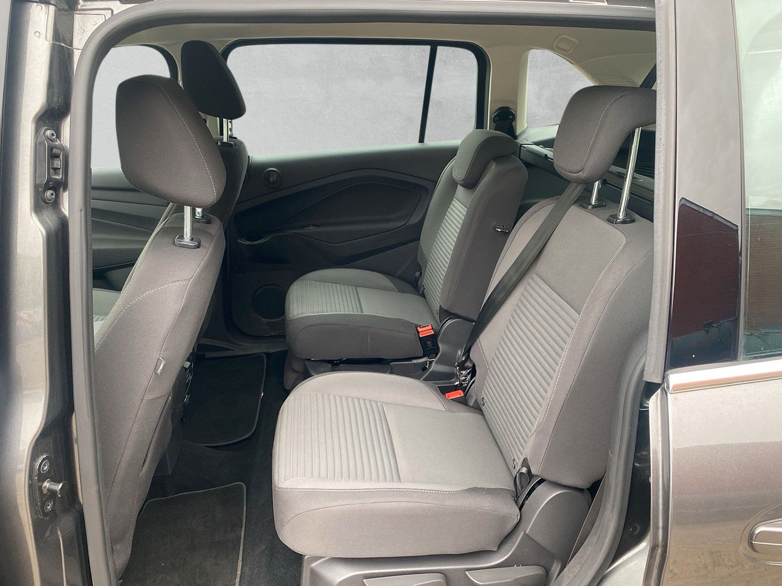 Fahrzeugabbildung Ford Grand C-Max Titanium