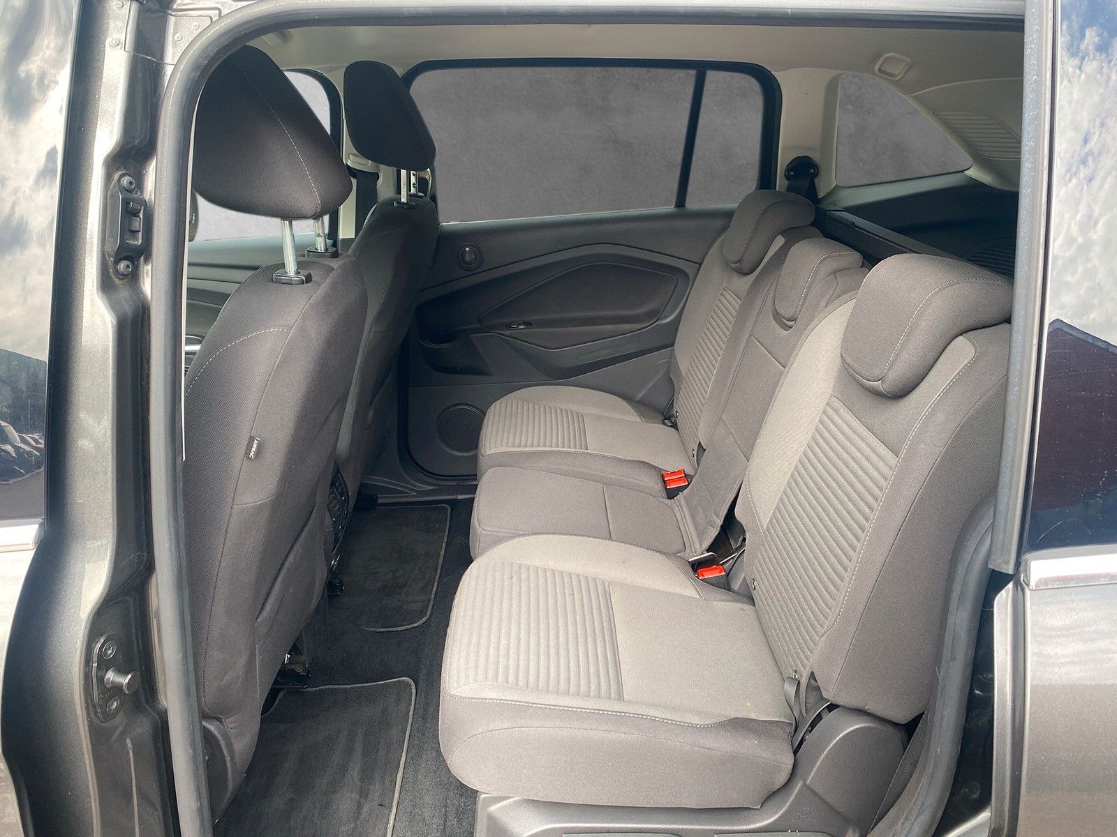 Fahrzeugabbildung Ford Grand C-MAX Titanium