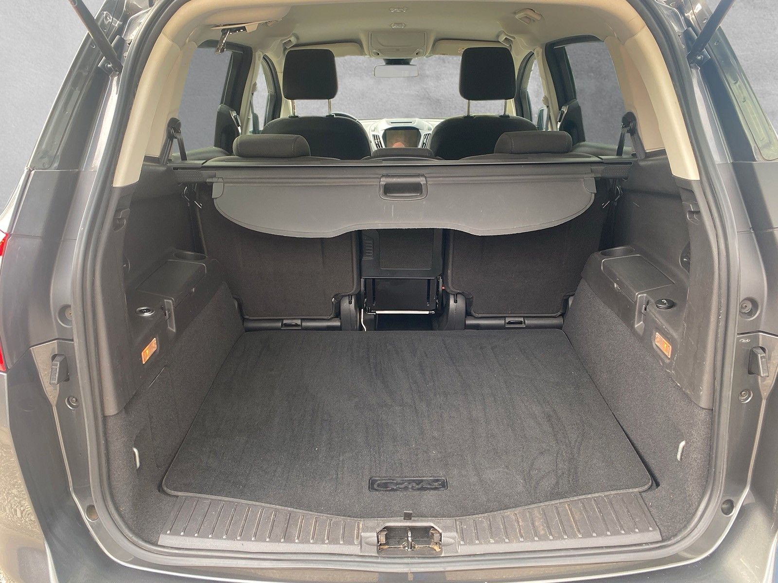 Fahrzeugabbildung Ford Grand C-MAX Titanium