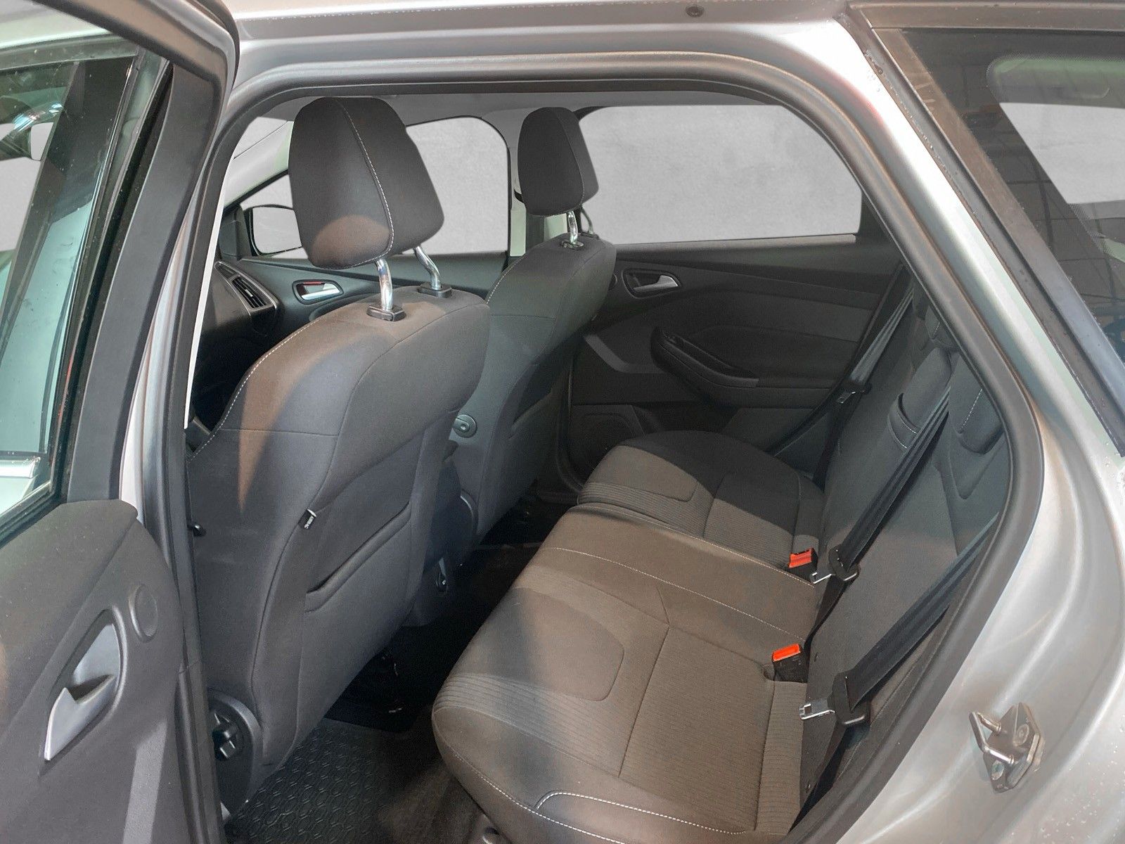 Fahrzeugabbildung Ford Focus Turnier Titanium