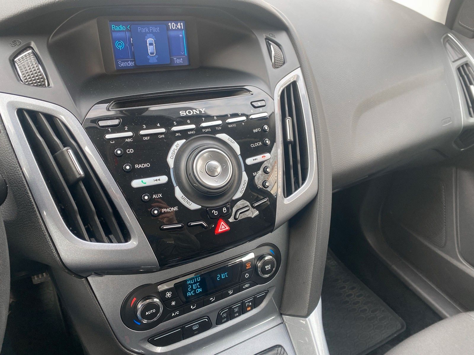 Fahrzeugabbildung Ford Focus Turnier Titanium