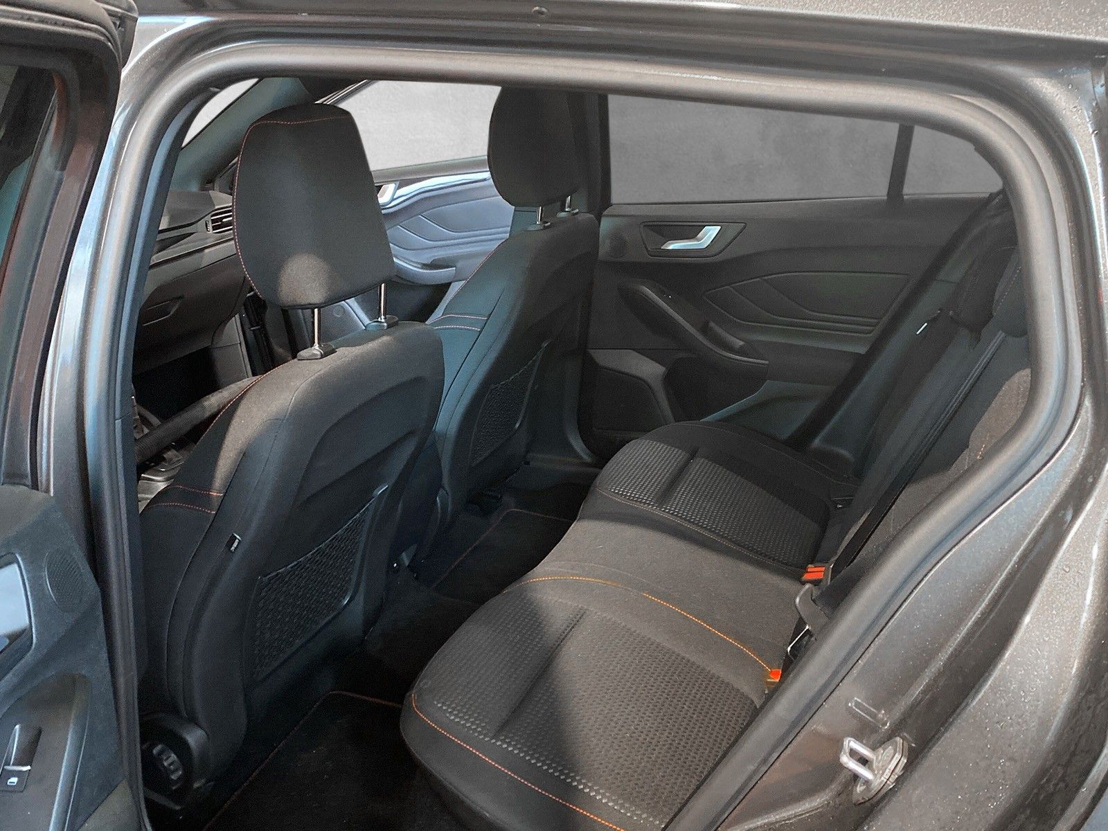 Fahrzeugabbildung Ford Focus Turnier ST-Line X