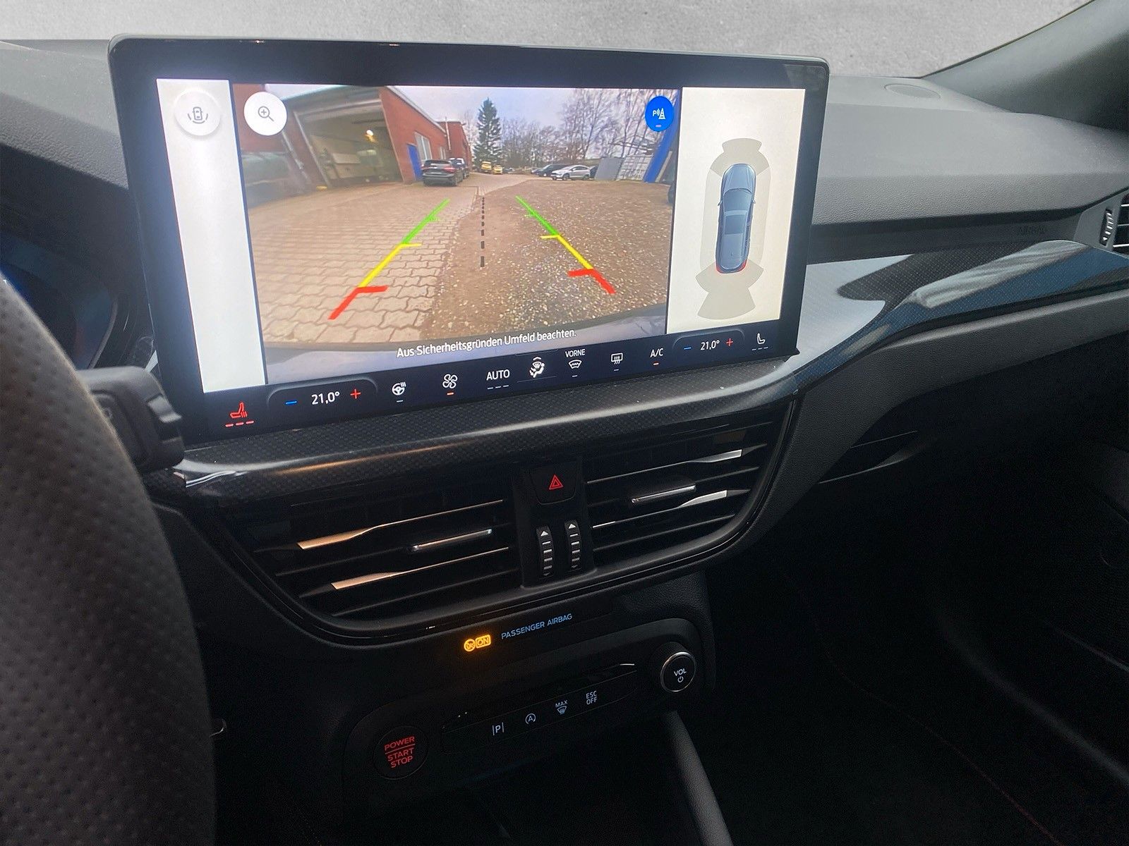 Fahrzeugabbildung Ford Focus Lim. ST X