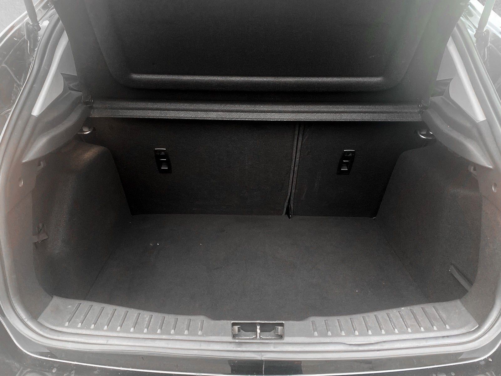 Fahrzeugabbildung Ford Focus Lim. Cool & Connect