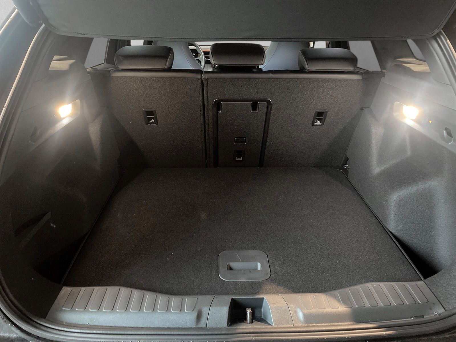 Fahrzeugabbildung Ford Explorer Premium AWD