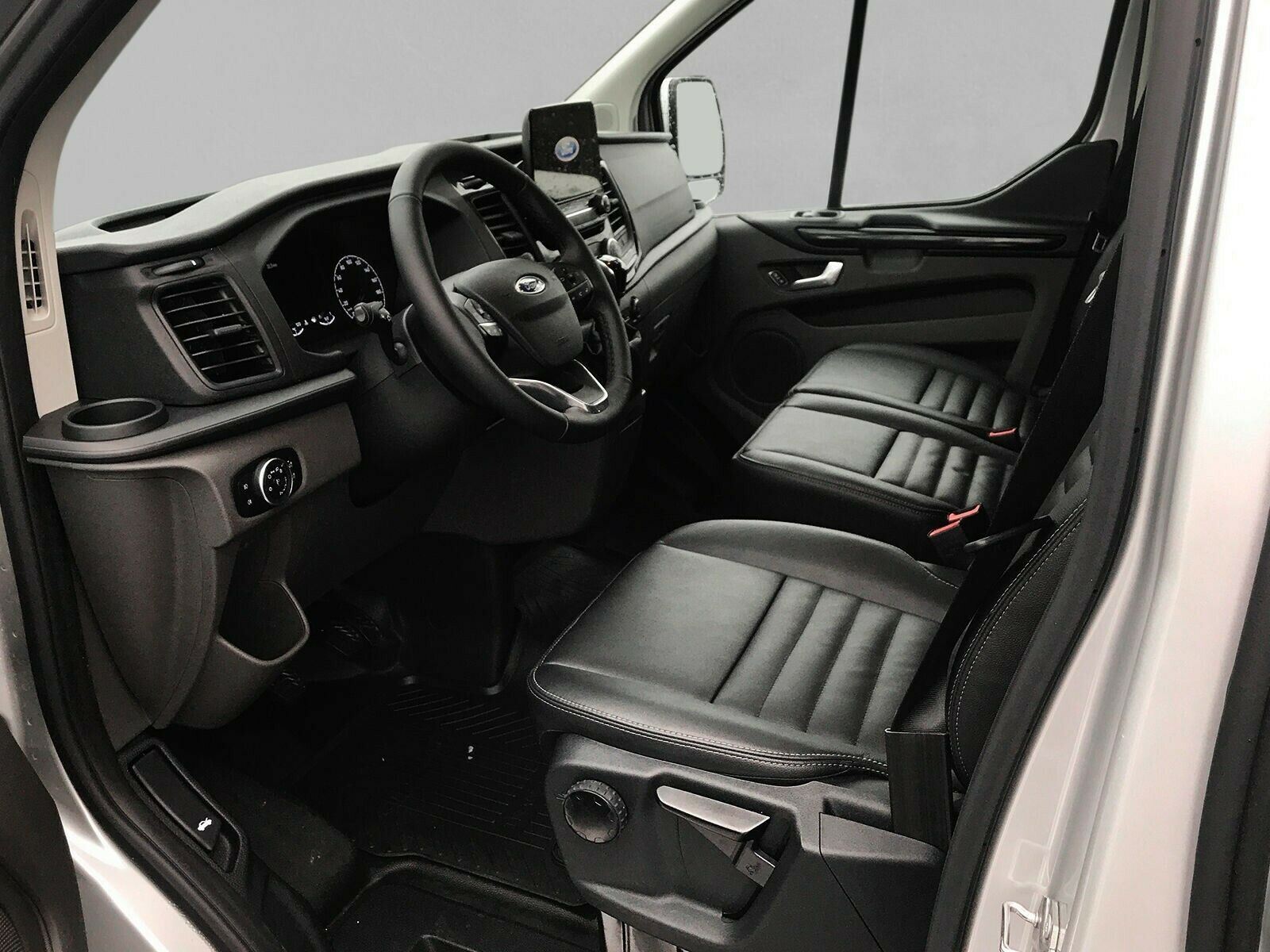 Fahrzeugabbildung Ford Custom Kombi 340  L2 Trail