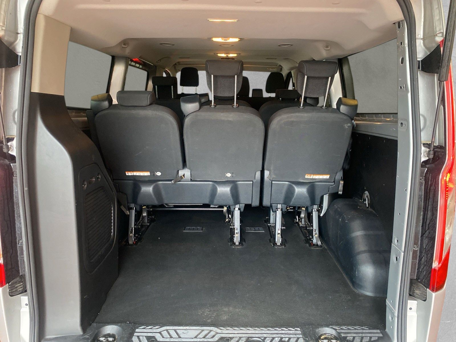 Fahrzeugabbildung Ford Custom Kombi 320 L2 Trend