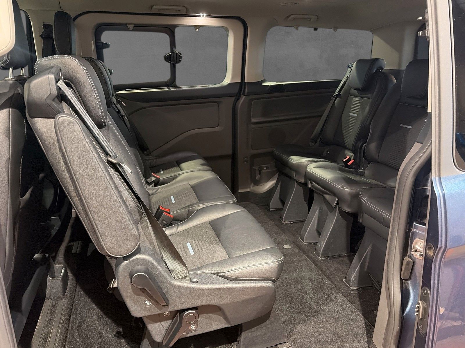 Fahrzeugabbildung Ford Tourneo Custom Active L1