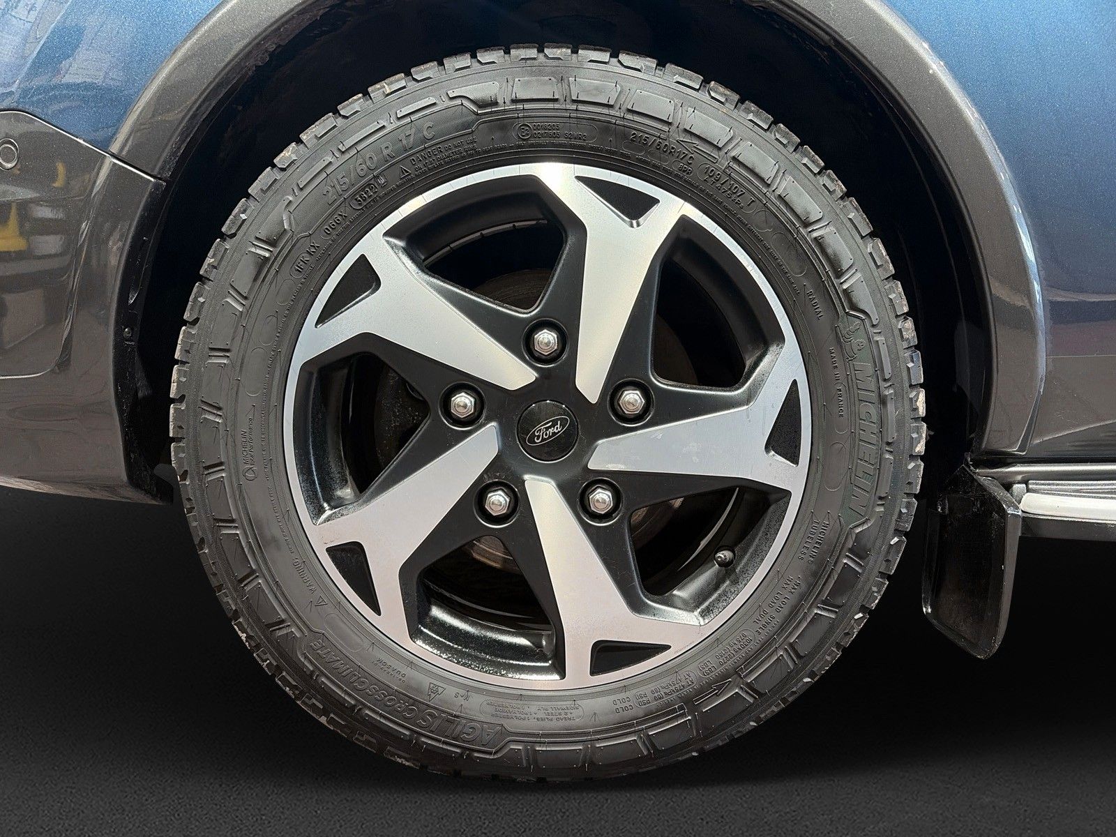 Fahrzeugabbildung Ford Tourneo Custom Active L1