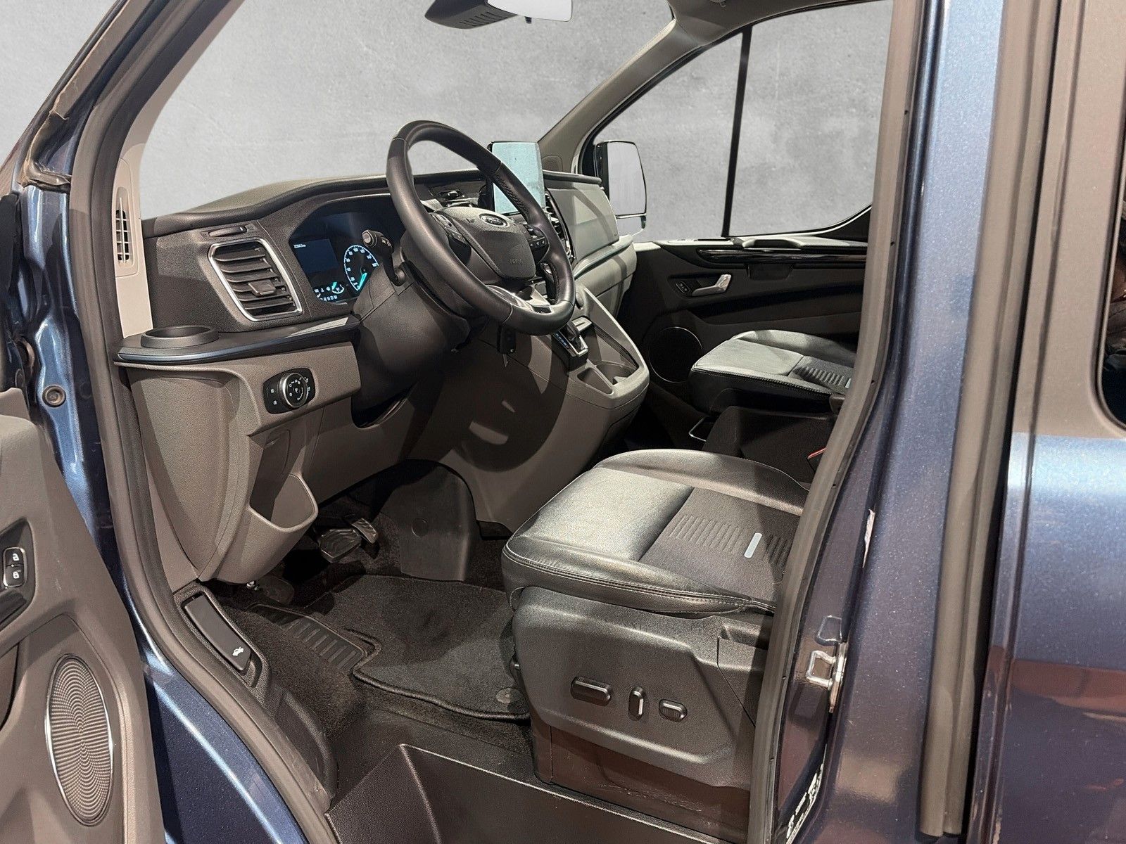 Fahrzeugabbildung Ford Tourneo Custom Active L1