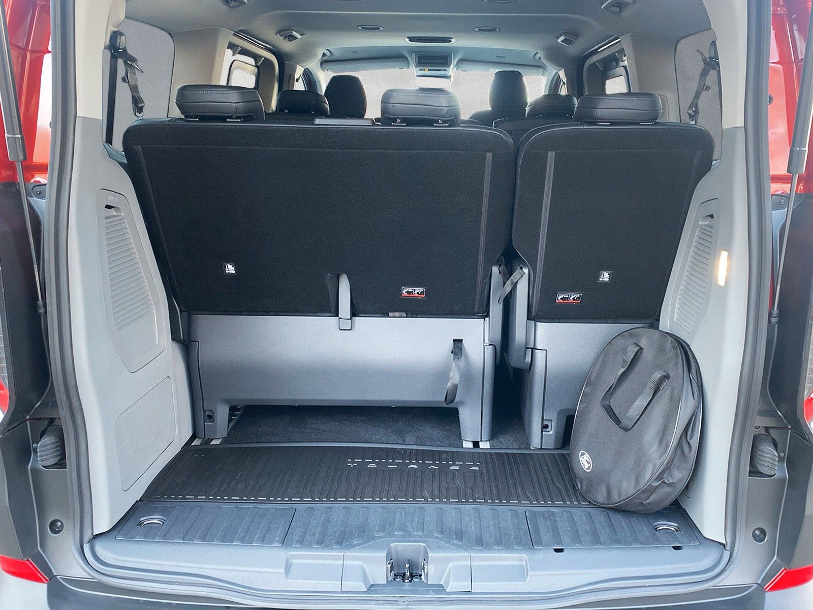 Fahrzeugabbildung Ford Tourneo Custom L1 Active PHEV