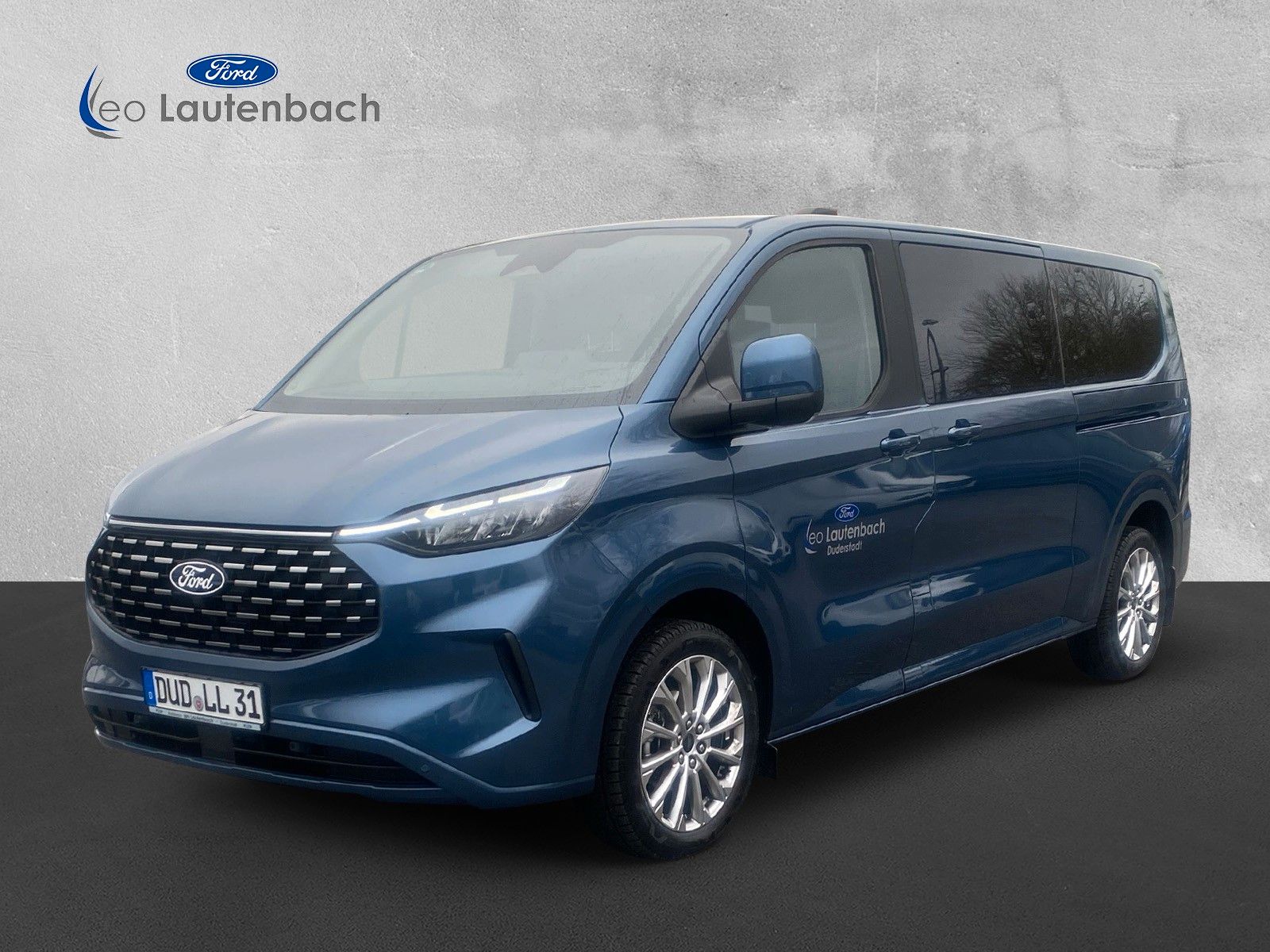 Fahrzeugabbildung Ford Tourneo Custom 320 L2 Titanium 9-Sitzer