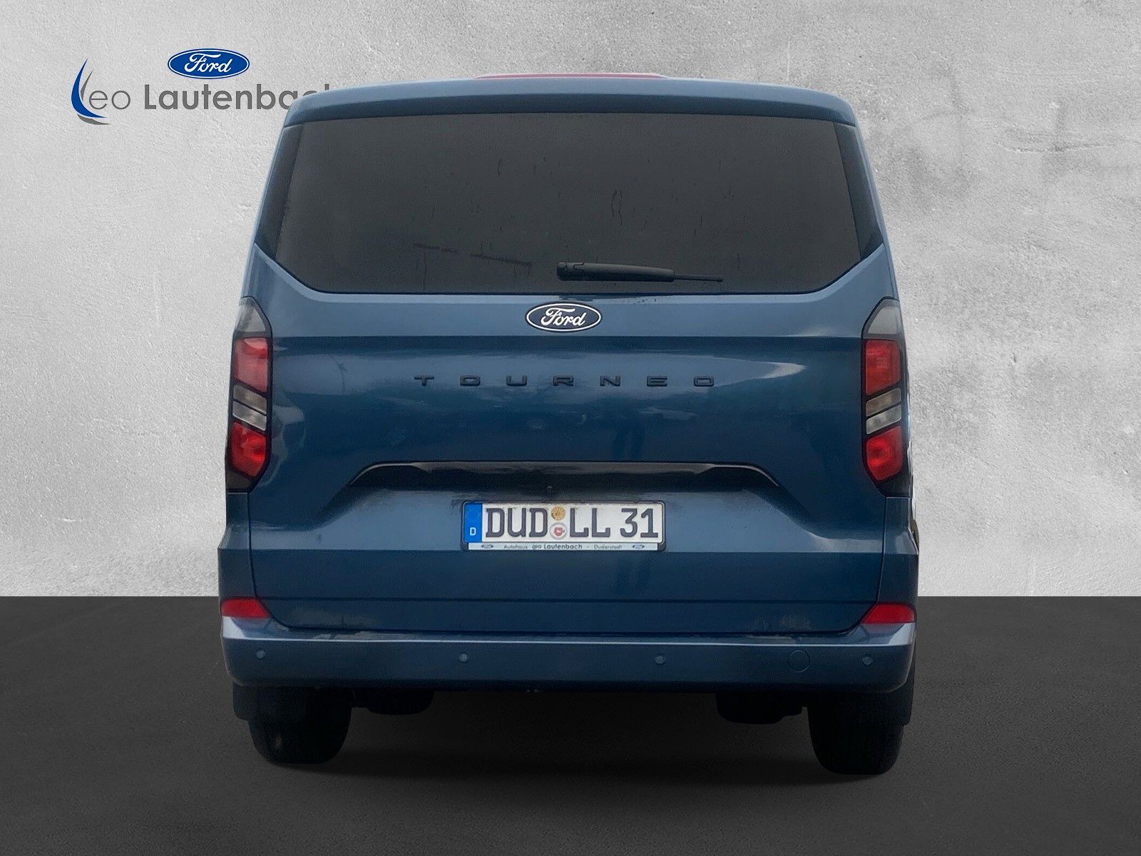 Fahrzeugabbildung Ford Tourneo Custom 320 L2 Titanium 9-Sitzer