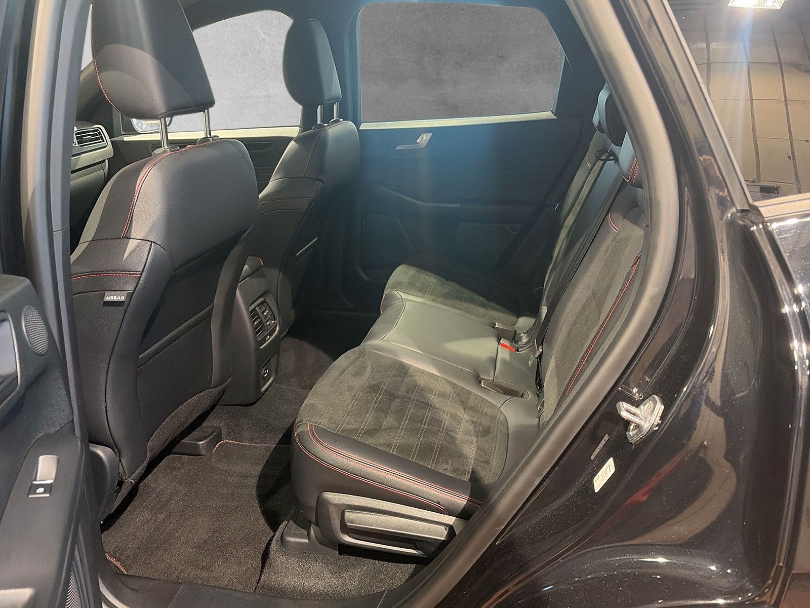 Fahrzeugabbildung Ford Kuga Plug-In Hybrid ST-Line X