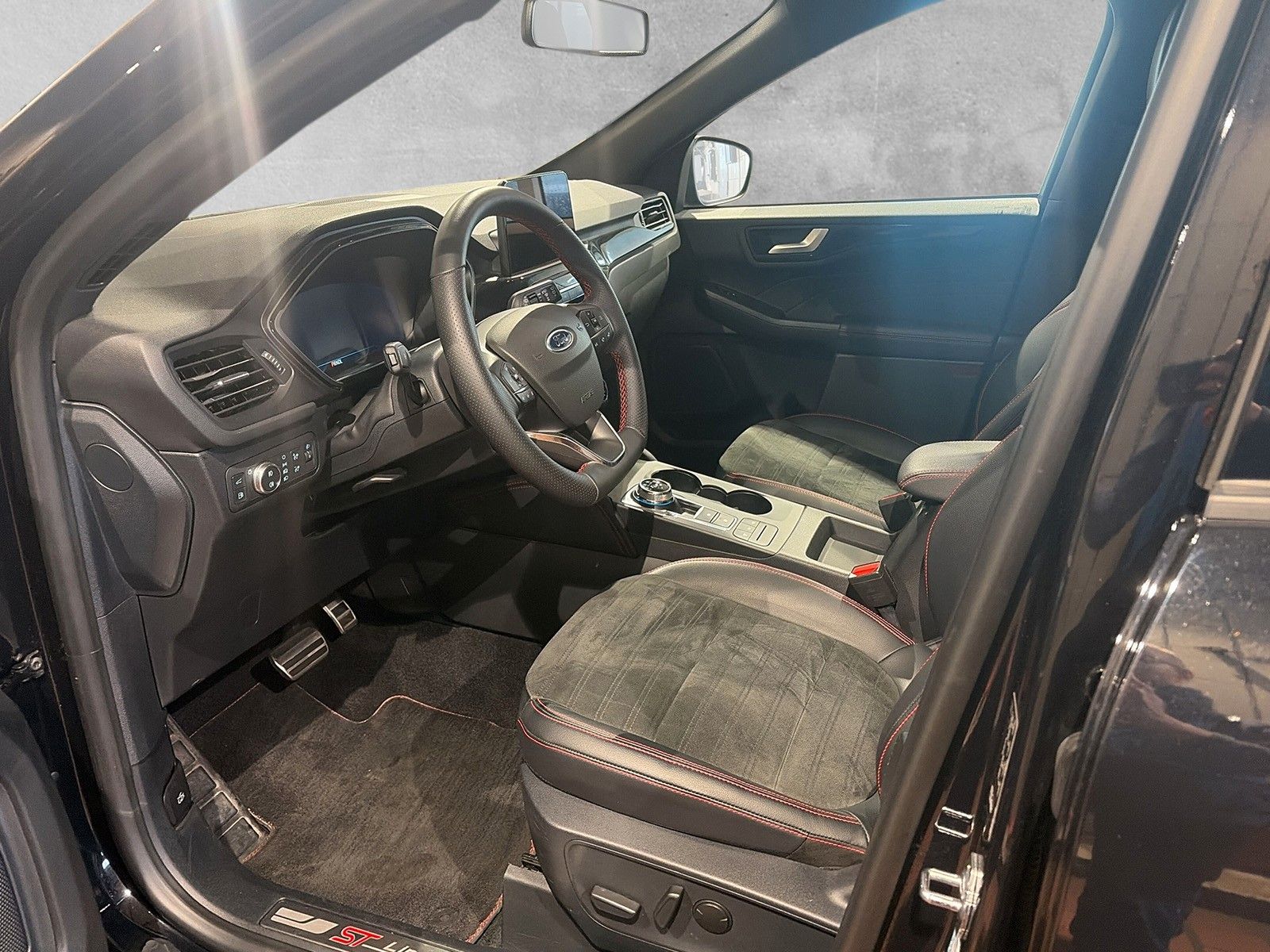 Fahrzeugabbildung Ford Kuga Plug-In Hybrid ST-Line X
