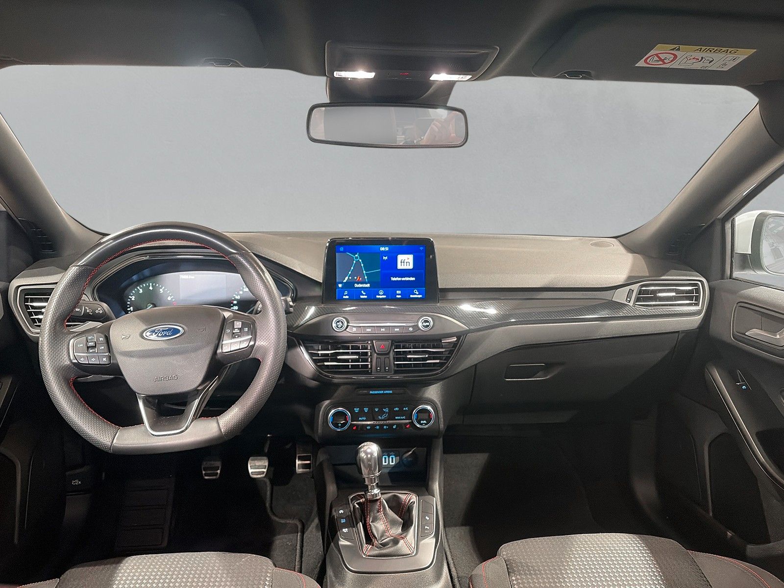 Fahrzeugabbildung Ford Focus Lim. ST-Line