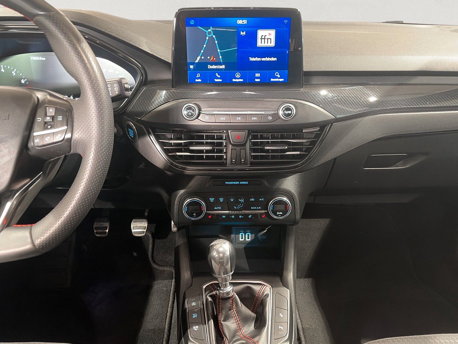 Fahrzeugabbildung Ford Focus Lim. ST-Line