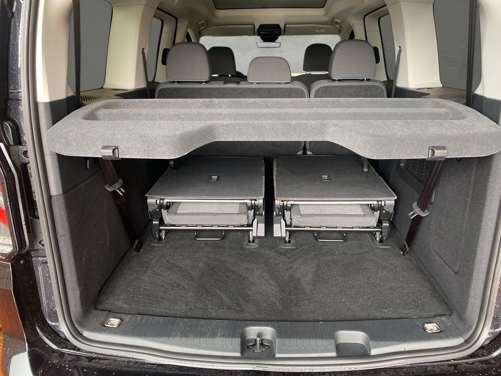 Fahrzeugabbildung Ford Connect PHEV Active