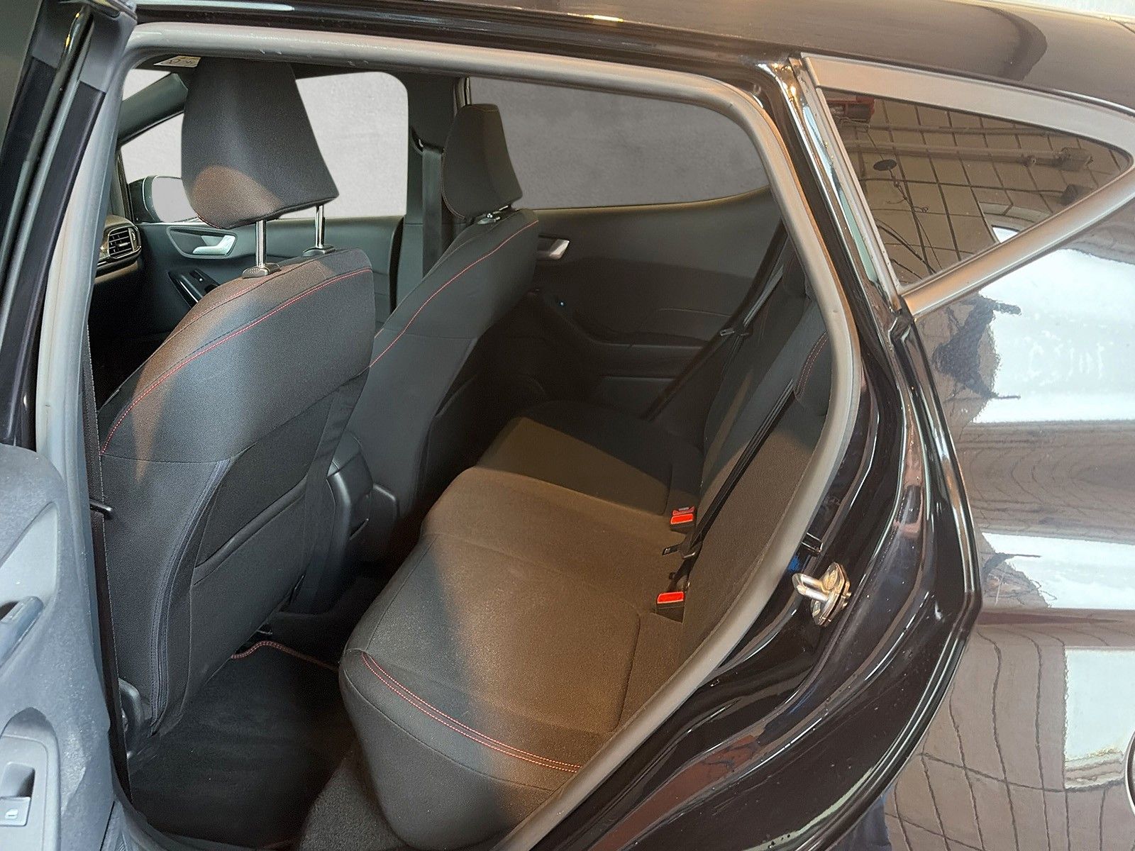 Fahrzeugabbildung Ford Fiesta ST-Line