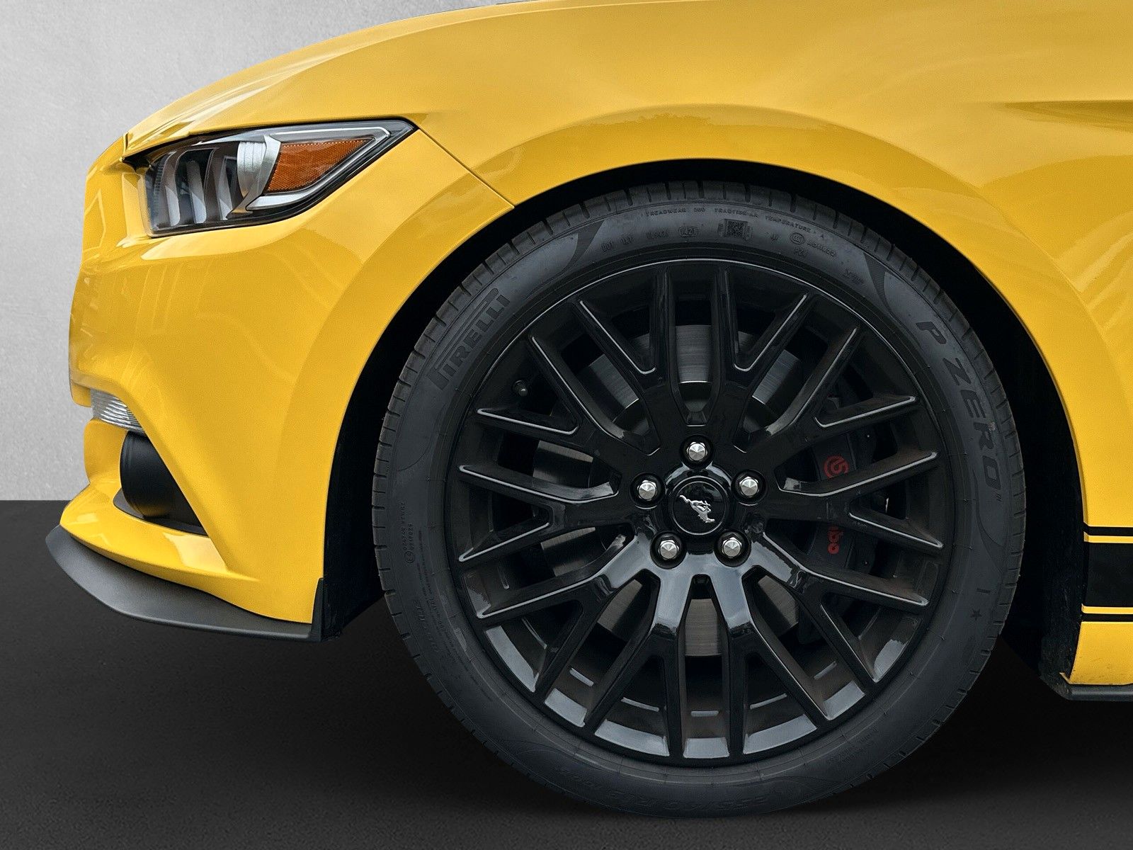 Fahrzeugabbildung Ford Mustang GT Fastback 19.000 Kilometer