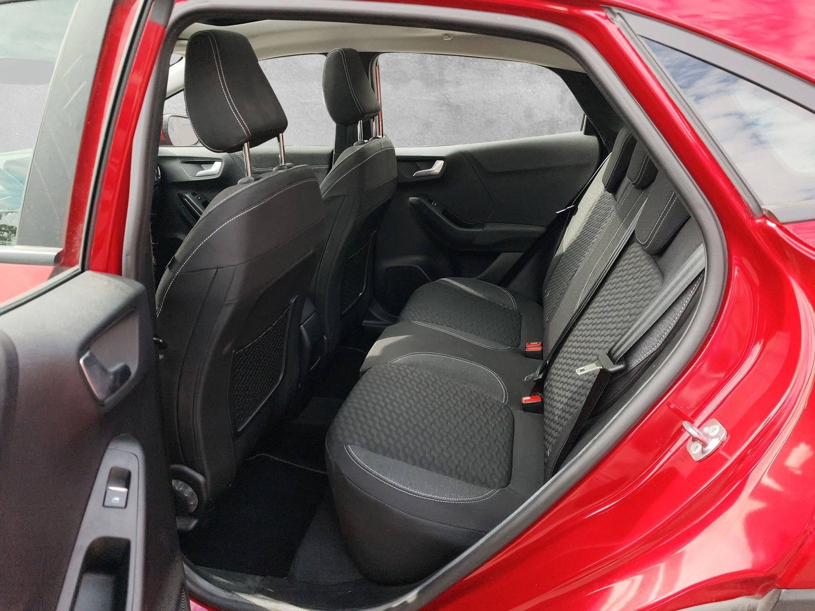 Fahrzeugabbildung Ford Puma Titanium