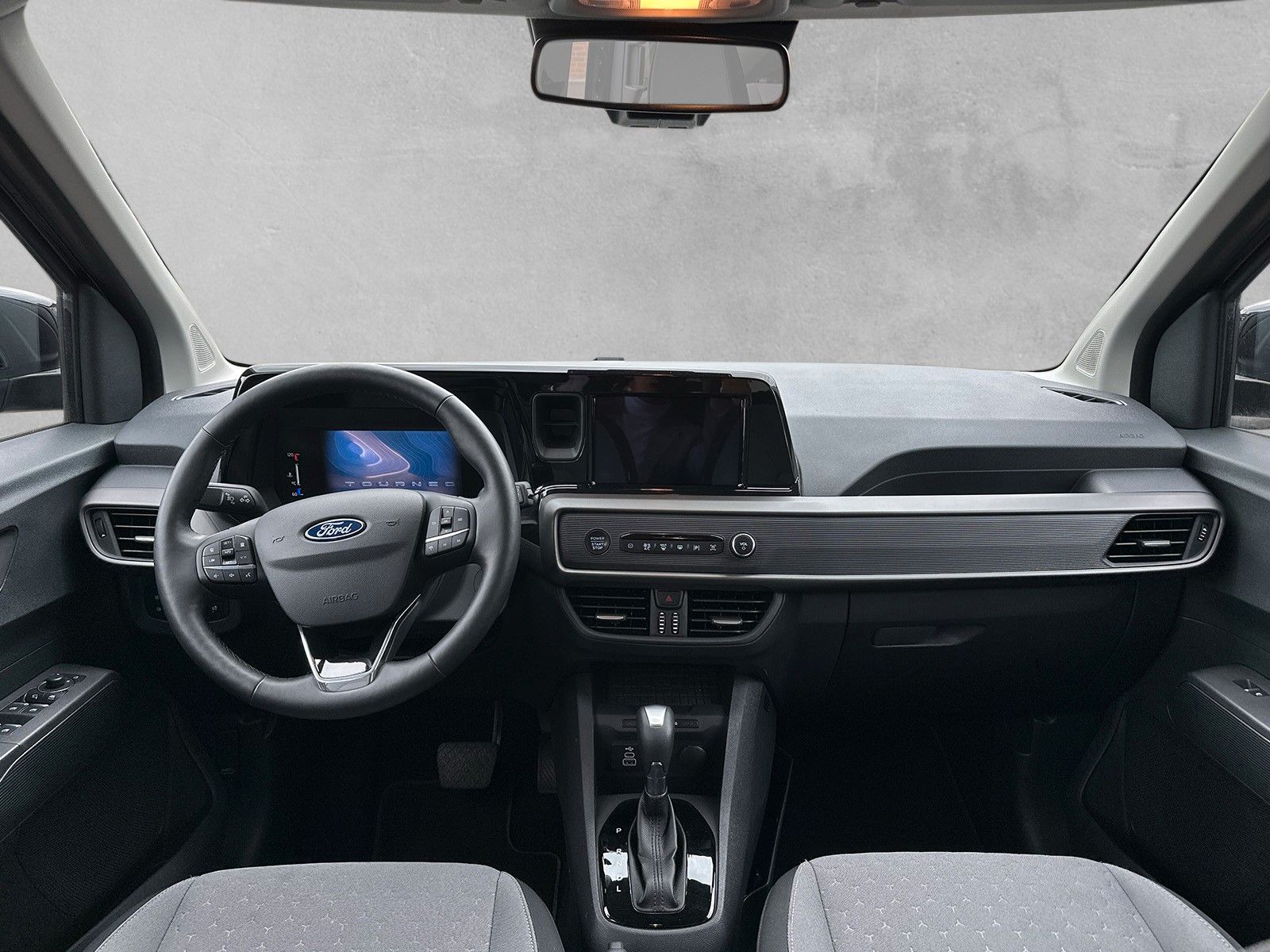 Fahrzeugabbildung Ford Tourneo Courier Titanium