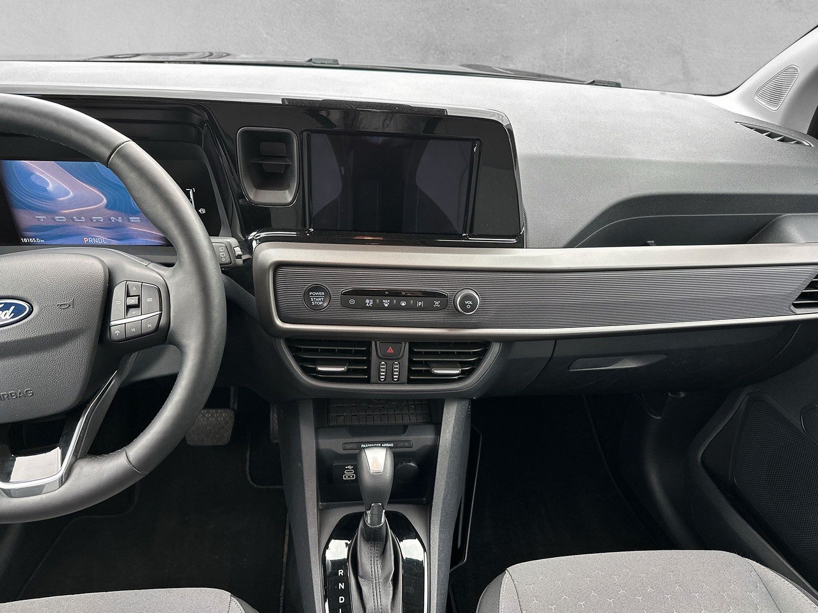 Fahrzeugabbildung Ford Tourneo Courier Titanium