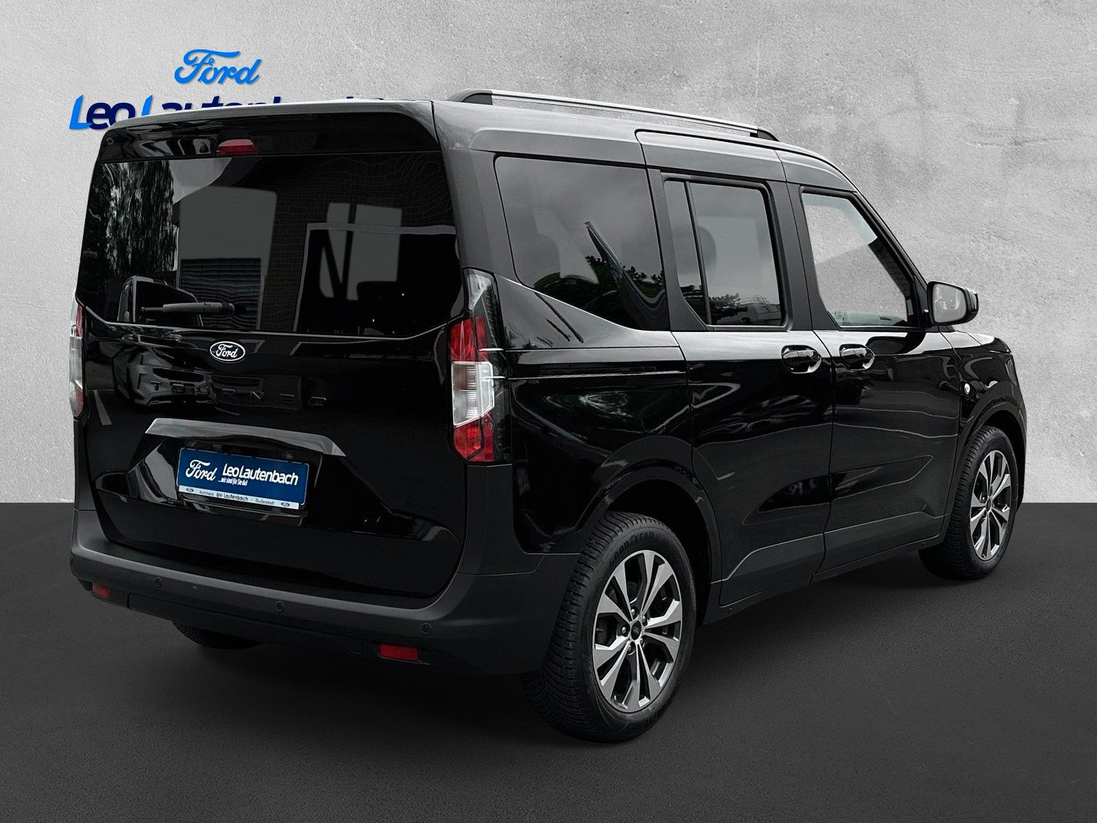 Fahrzeugabbildung Ford Tourneo Courier Titanium