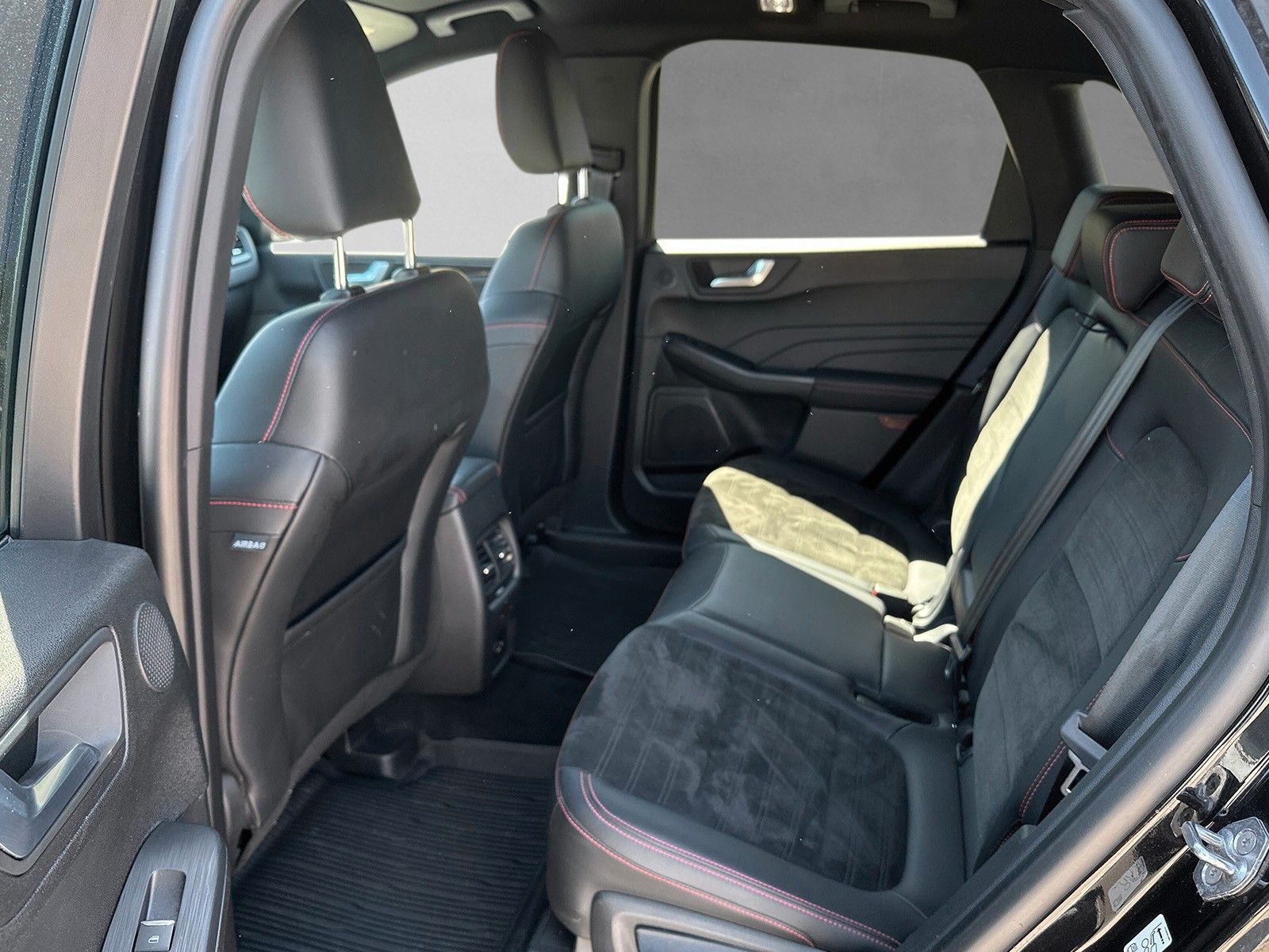 Fahrzeugabbildung Ford Kuga Plug-In Hybrid ST-Line X