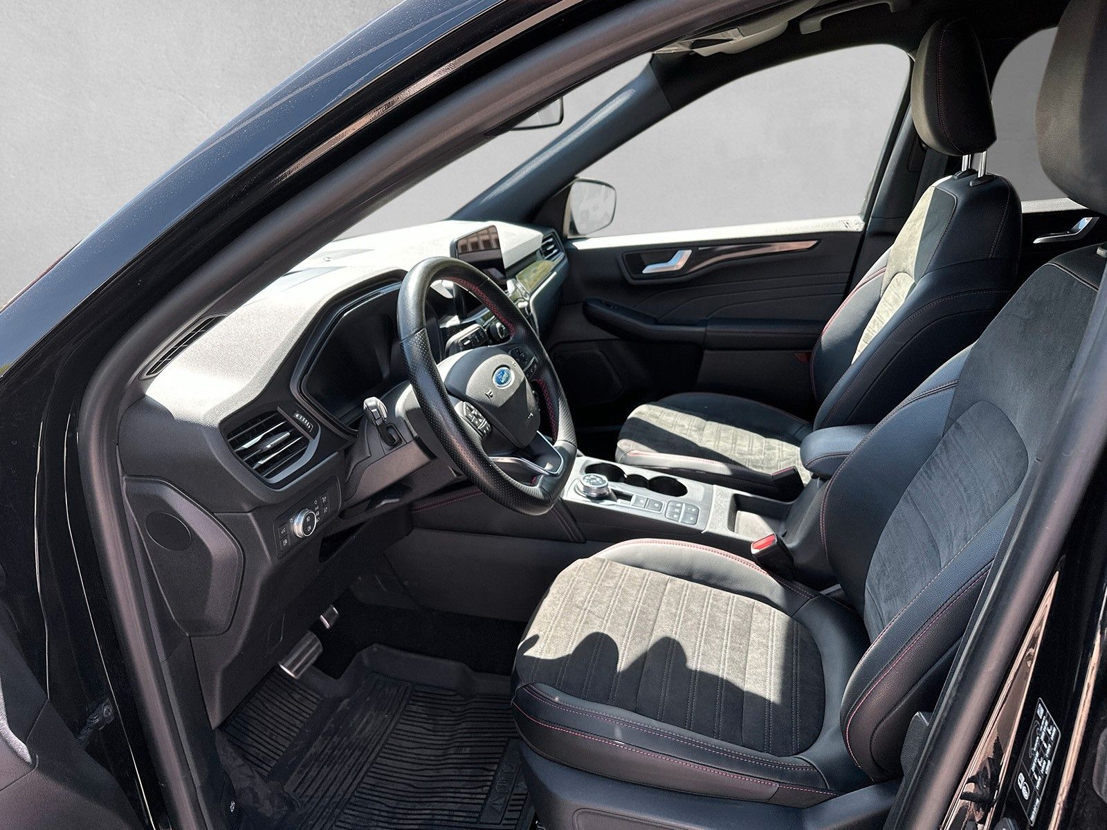 Fahrzeugabbildung Ford Kuga Plug-In Hybrid ST-Line X