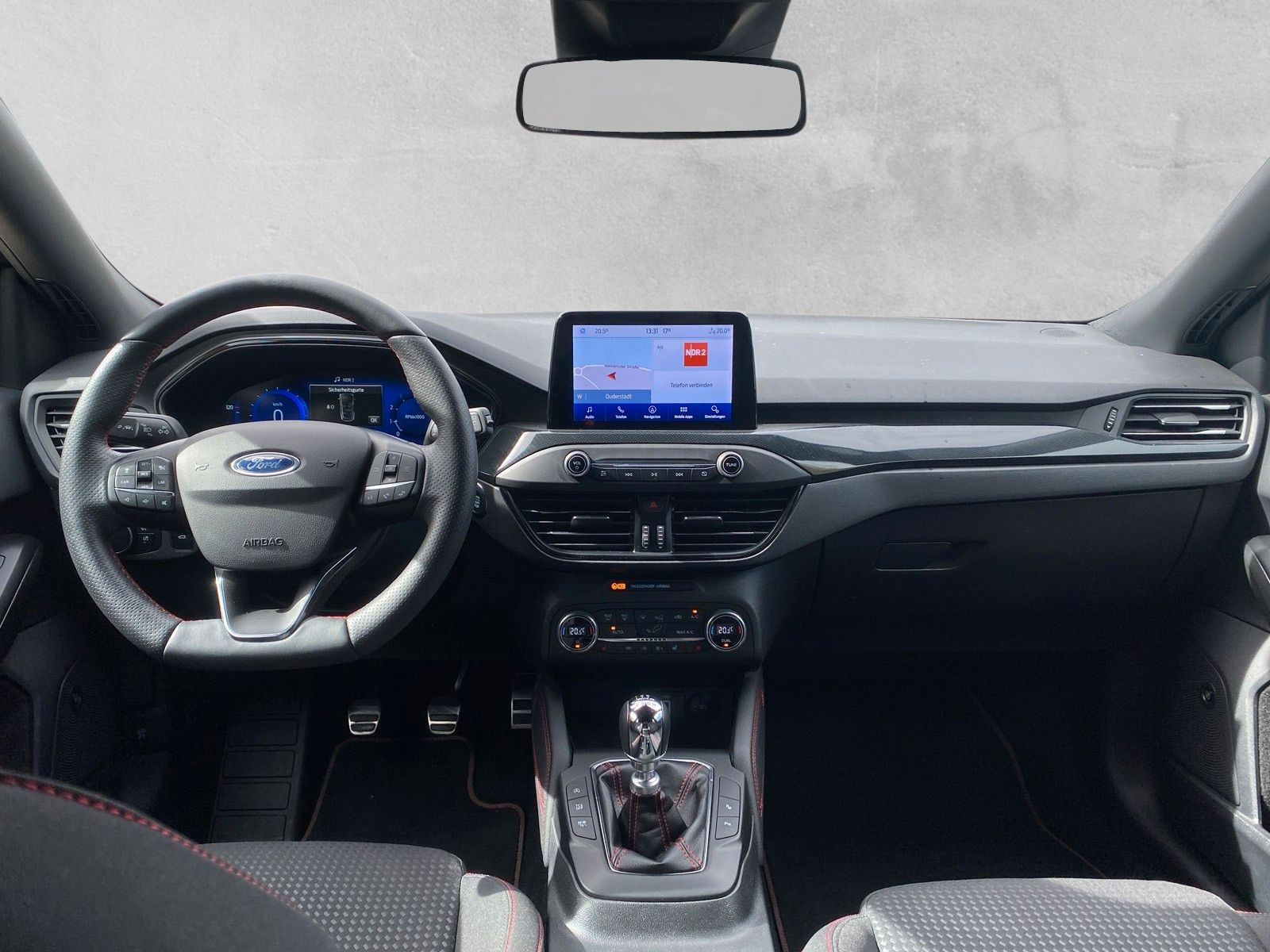 Fahrzeugabbildung Ford Focus Turnier ST-Line X mit Topausstattung