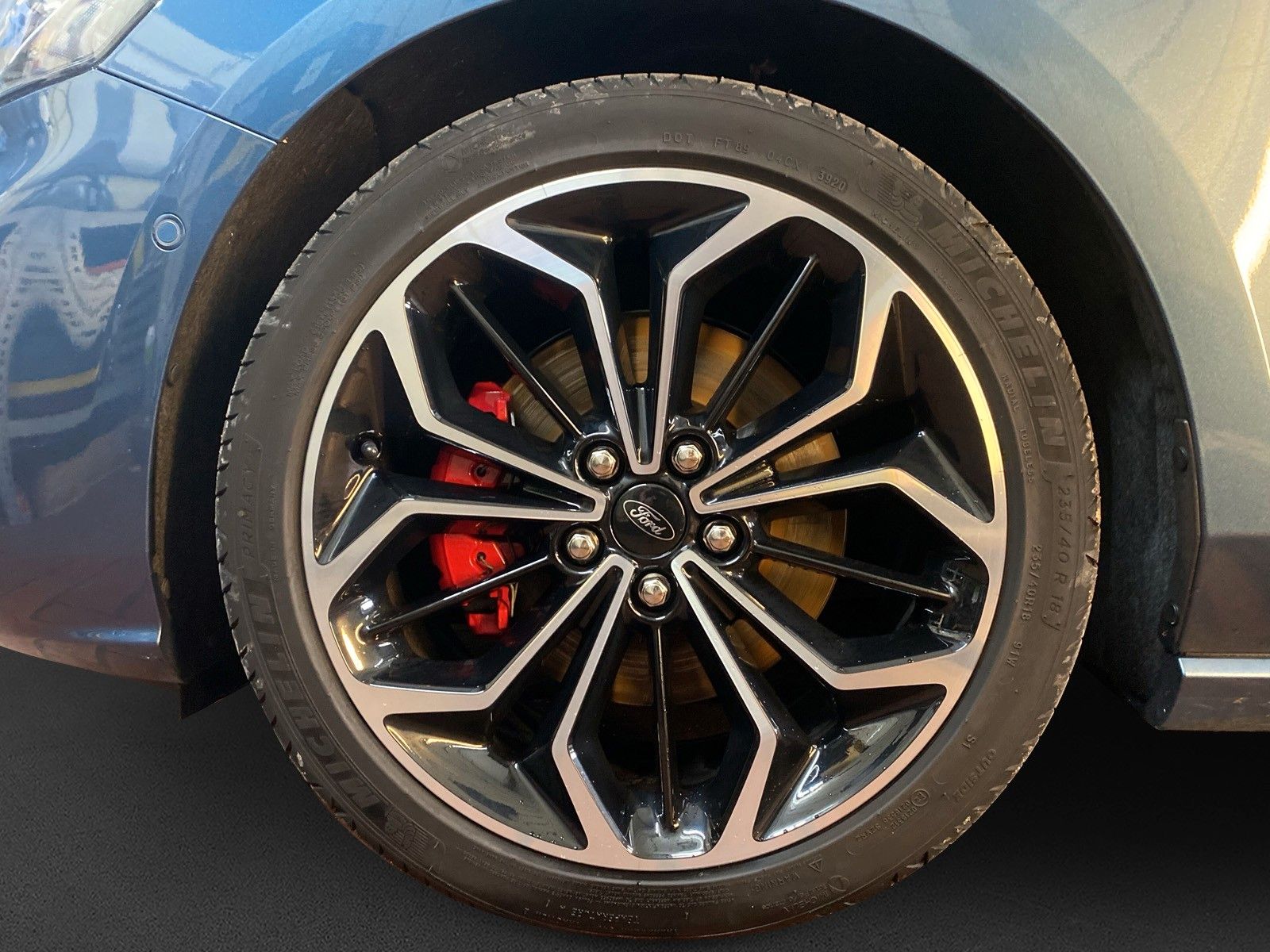Fahrzeugabbildung Ford Focus Turnier ST-Line X mit Topausstattung