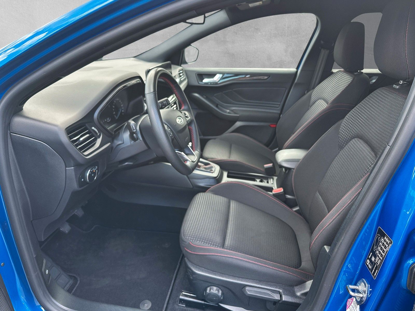 Fahrzeugabbildung Ford Focus Turnier ST-Line