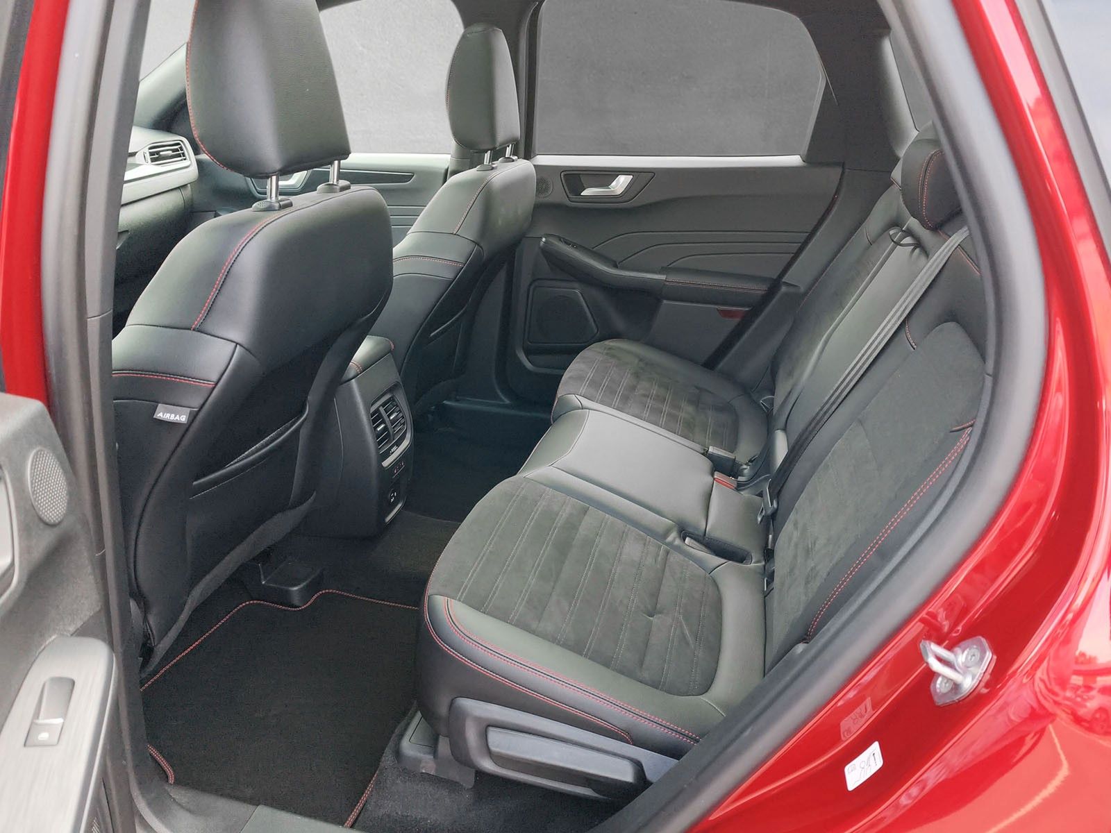 Fahrzeugabbildung Ford Kuga Plug-In Hybrid ST-Line X