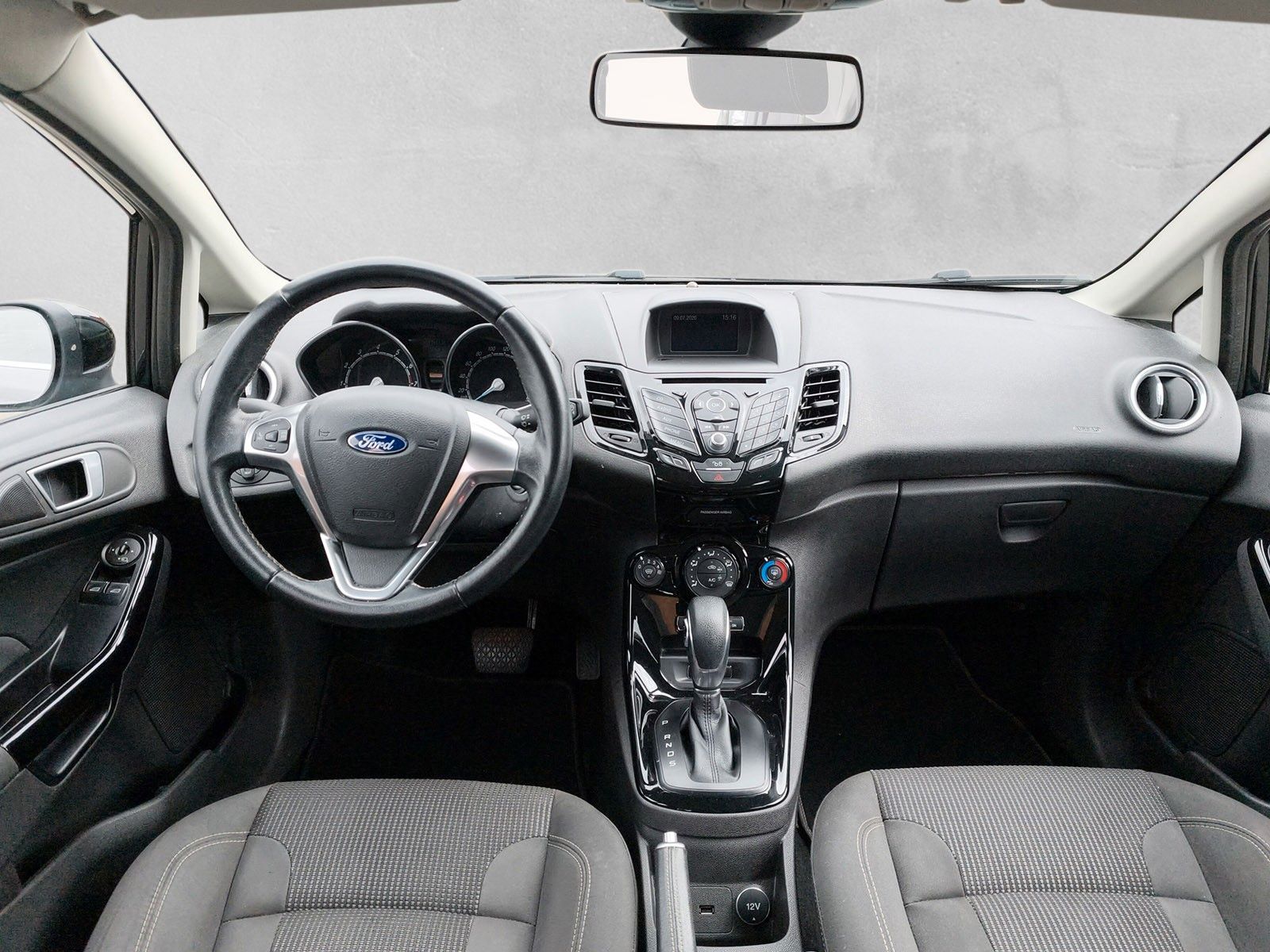Fahrzeugabbildung Ford Fiesta Titanium 5-türig