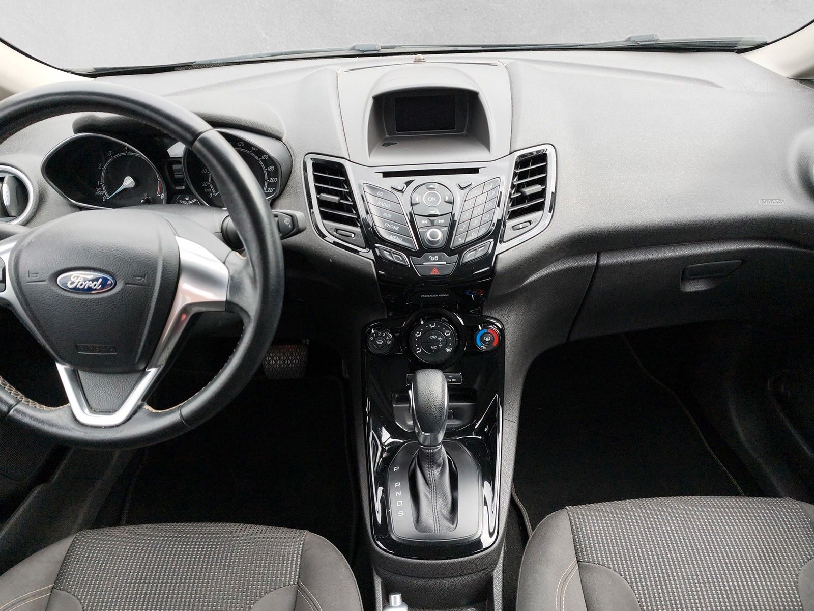 Fahrzeugabbildung Ford Fiesta Titanium 5-türig