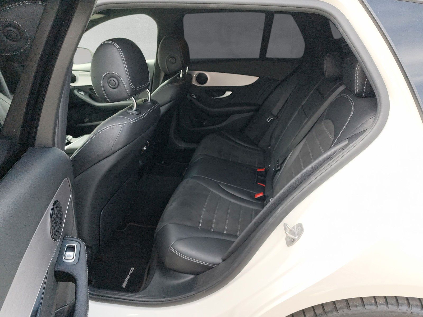 Fahrzeugabbildung Mercedes-Benz C 300  T-Modell AMG Line