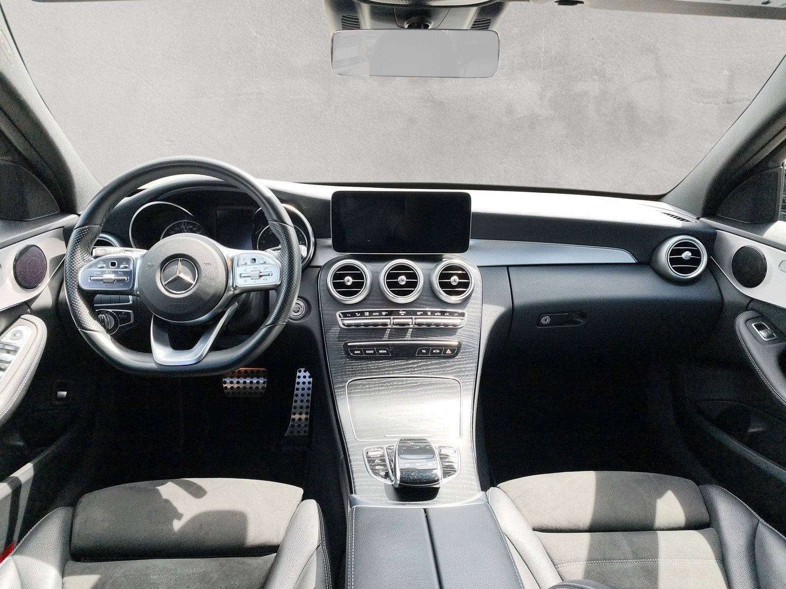 Fahrzeugabbildung Mercedes-Benz C 300  T-Modell AMG Line