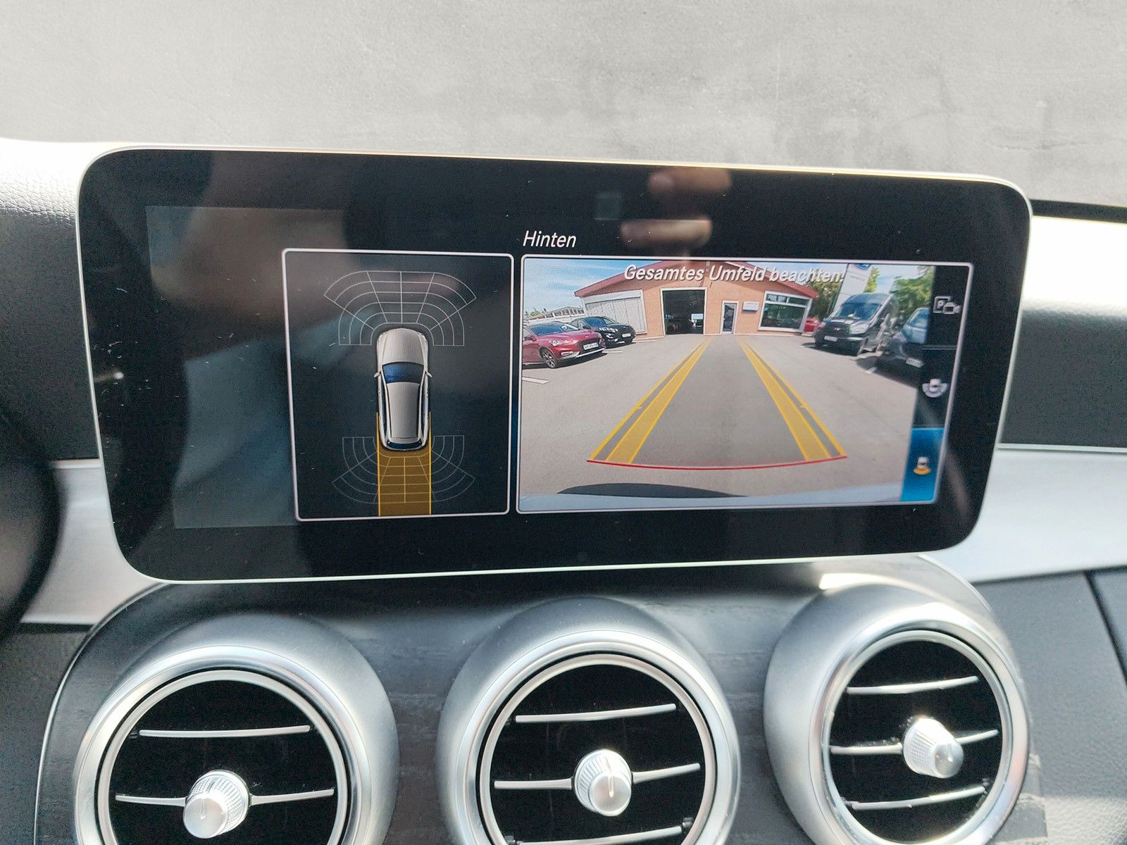 Fahrzeugabbildung Mercedes-Benz C 300  T-Modell AMG Line