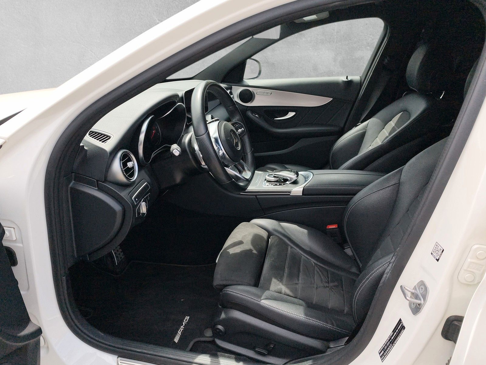 Fahrzeugabbildung Mercedes-Benz C 300  T-Modell AMG Line