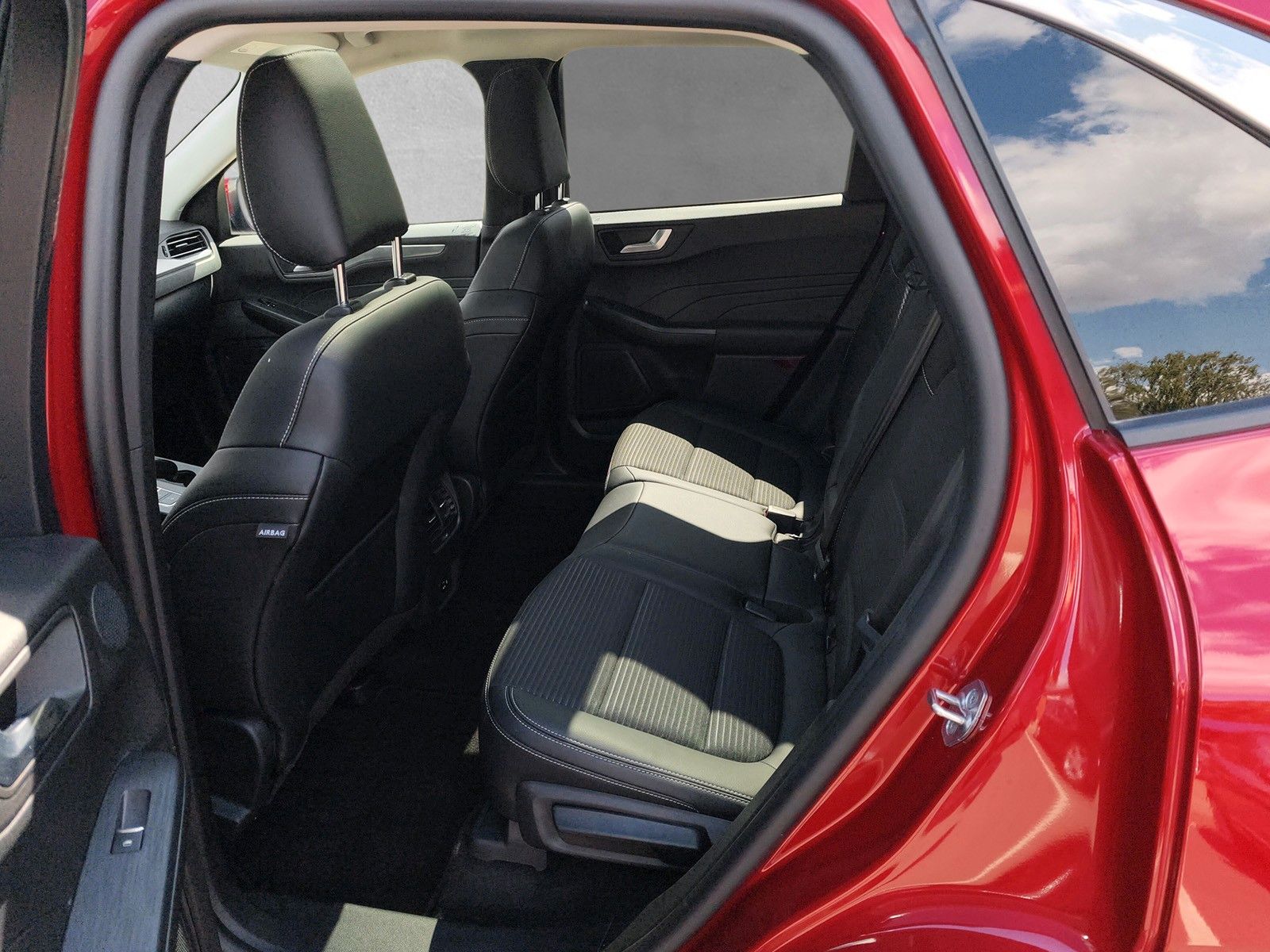 Fahrzeugabbildung Ford Kuga Plug-In Hybrid Titanium X