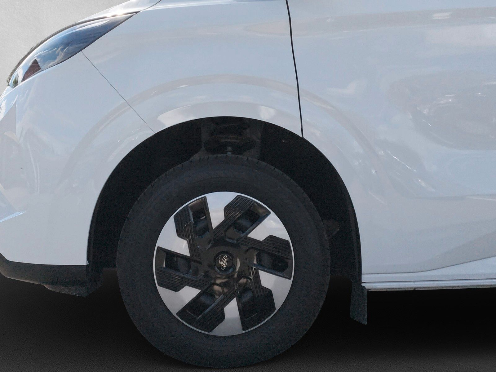 Fahrzeugabbildung Ford Transit Custom Kasten 320 L1 Trend PHEV