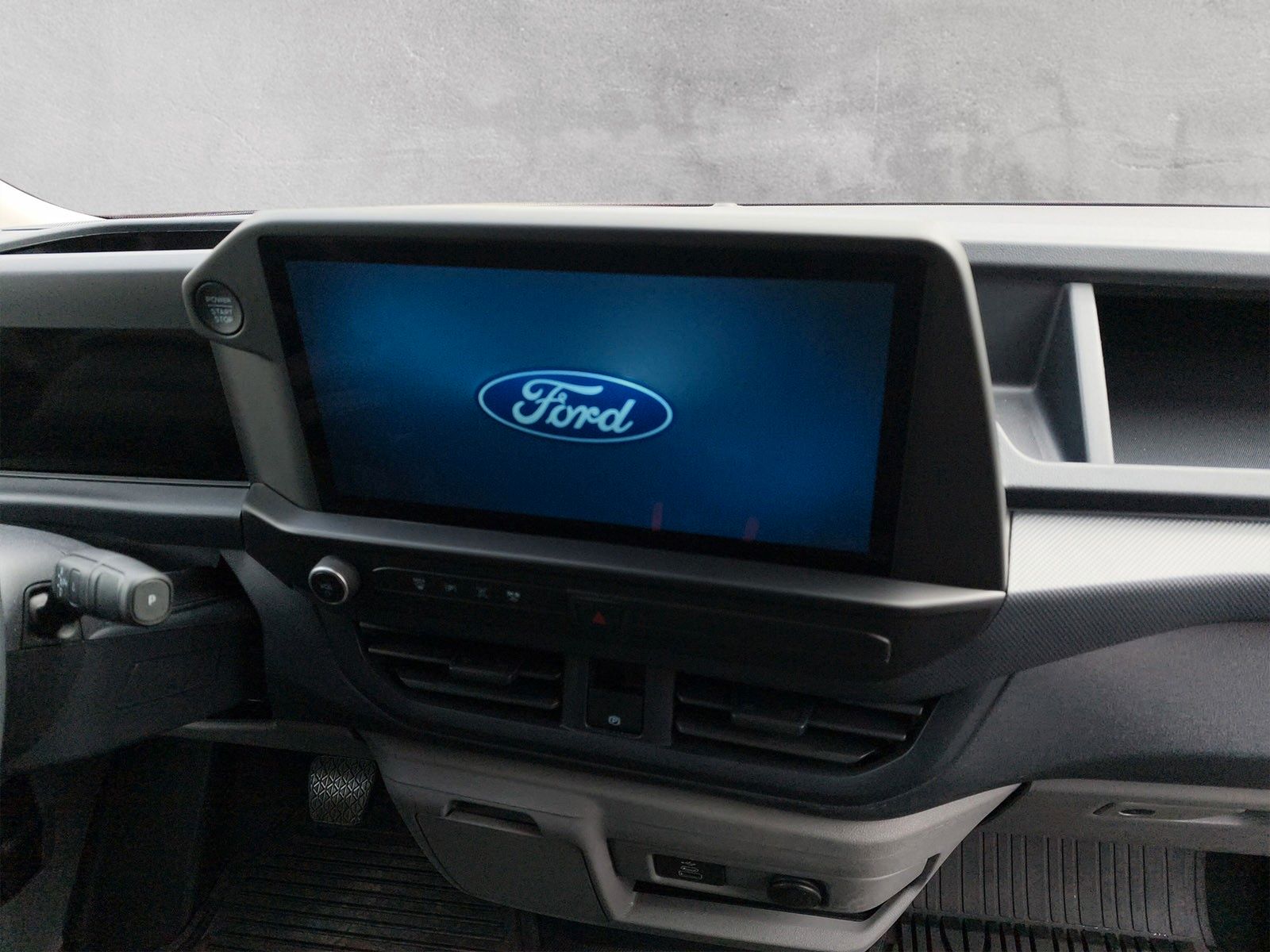 Fahrzeugabbildung Ford Transit Custom Kasten 320 L1 Trend PHEV