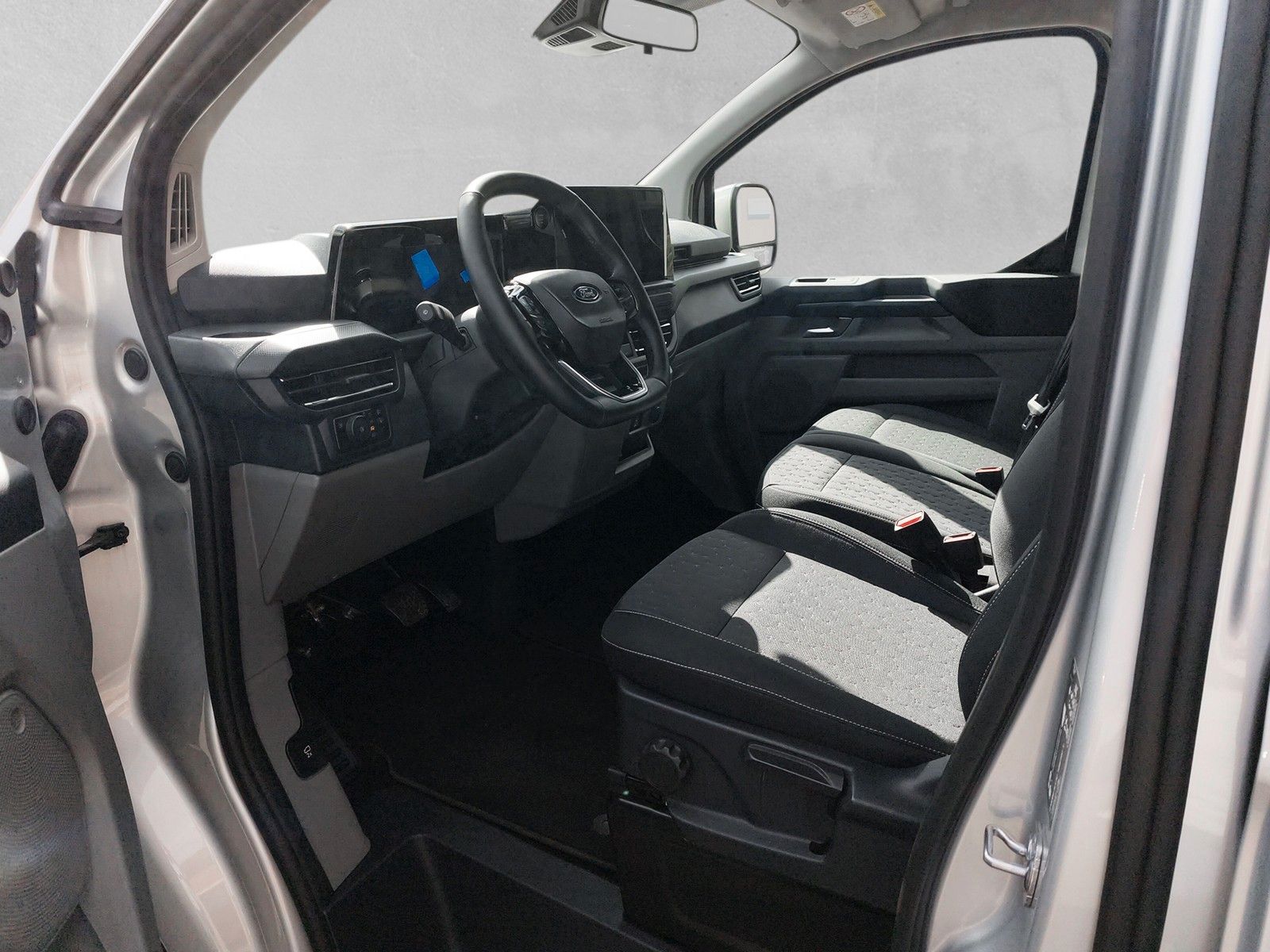 Fahrzeugabbildung Ford Transit Custom Kombi 340 L2 Plug-in Hybrid
