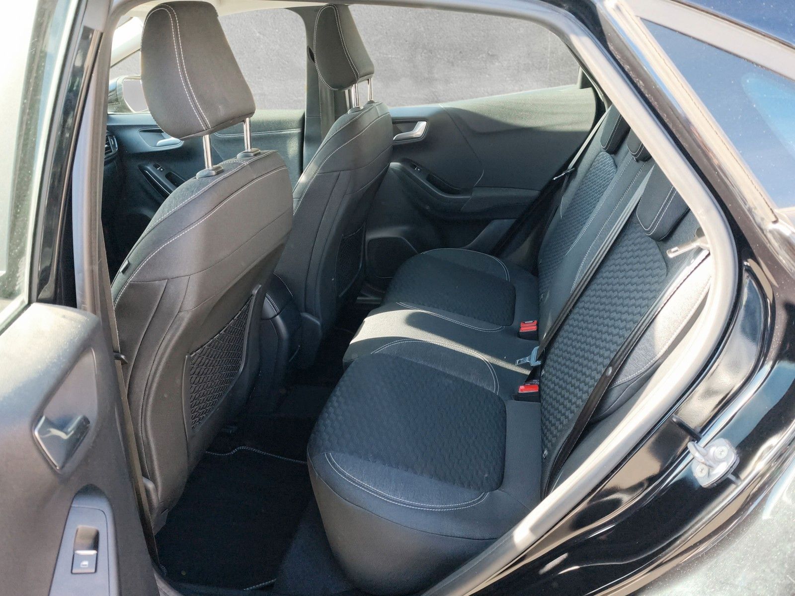Fahrzeugabbildung Ford Puma Titanium