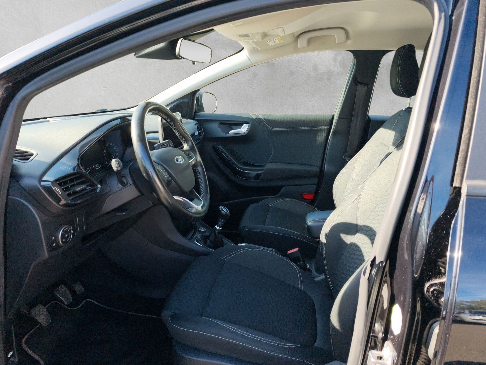 Fahrzeugabbildung Ford Puma Titanium